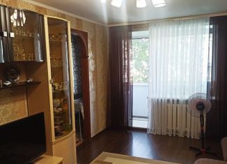 Продается 3-комнатная квартира, 62 м2, Пермский край, улица Калинина, 8