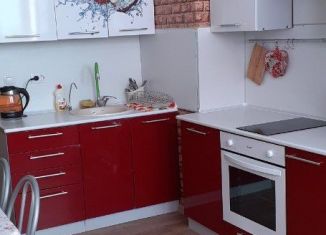 Сдам 1-ком. квартиру, 50 м2, Новороссийск, улица Куникова, 20А