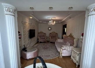 Продается 3-ком. квартира, 65 м2, Грозный, улица Субры Кишиевой, 55, 2-й микрорайон