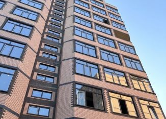 Продается трехкомнатная квартира, 113 м2, Хасавюрт, улица Нурадилова, 77А