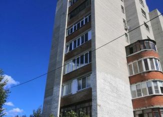 Продается 3-комнатная квартира, 68.5 м2, поселок Большевик, улица Ленина, 106