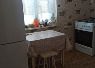 Сдается двухкомнатная квартира, 42 м2, Волжск, улица Щербакова, 4А