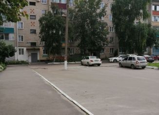 Продается трехкомнатная квартира, 67 м2, Бутурлиновка, Заводская улица, 56