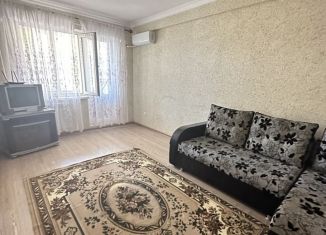 Продается 2-ком. квартира, 54 м2, Дагестан, улица Зейнудина Батманова, 2