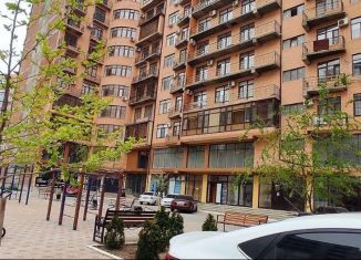 Сдается двухкомнатная квартира, 60 м2, Каспийск, проспект Акулиничева, 1