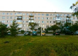 Продам 2-ком. квартиру, 44 м2, Кировск, Набережная улица, 13