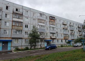 Продается 2-комнатная квартира, 47 м2, Радужный, 3-й квартал, 13