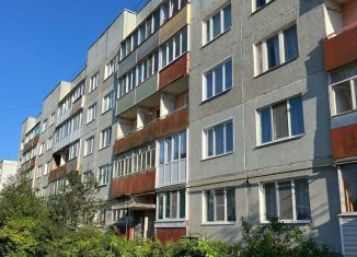 Продается двухкомнатная квартира, 53 м2, Порхов, Красноармейская улица, 15