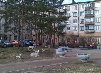 Сдаю двухкомнатную квартиру, 45 м2, Ломоносов, улица Победы, 2