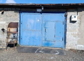 Гараж на продажу, 25 м2, поселок городского типа Никель, площадь Ленина