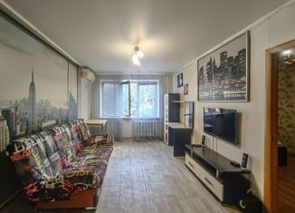 Продается 3-комнатная квартира, 51.6 м2, Новокуйбышевск, улица Гагарина, 8