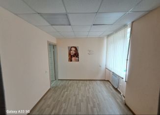 Сдается в аренду офис, 25 м2, Каменск-Уральский, улица Калинина, 48