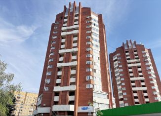 Продам 2-ком. квартиру, 64 м2, Екатеринбург, улица Куйбышева, 80к1