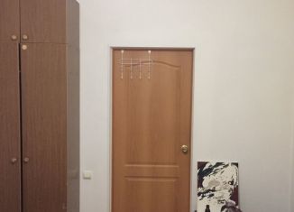 Сдается в аренду комната, 20 м2, Оренбург, Советская улица, 11