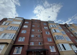 Продаю 3-комнатную квартиру, 94 м2, Владикавказ, улица Хадарцева, 39к1