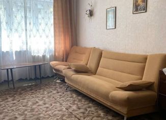 Продам 3-ком. квартиру, 55 м2, Саратов, улица имени В.М. Азина, 19А