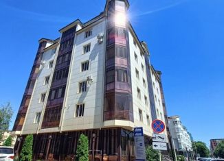 Продается 3-комнатная квартира, 120 м2, Нальчик, улица Пушкина, 31, район Центр