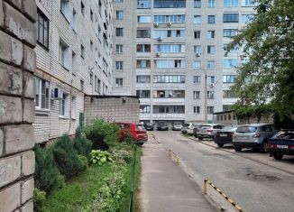 Продам трехкомнатную квартиру, 61.6 м2, Курская область, Семёновская улица, 79