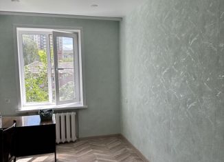 Сдаю комнату, 12 м2, Лобня, улица 40 лет Октября, 14