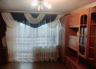 Продаю 1-ком. квартиру, 36 м2, Каменск-Шахтинский, улица Героев Пионеров, 85