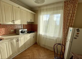 Продам 1-ком. квартиру, 36 м2, Симферополь, улица Куйбышева, 17