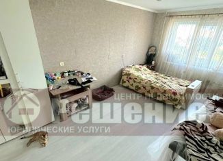 Продаю 1-ком. квартиру, 36 м2, Челябинск, улица Молодогвардейцев, 35А