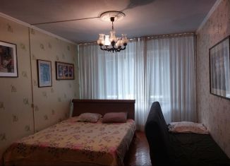 Сдается двухкомнатная квартира, 52 м2, Новороссийск, улица Мира, 37