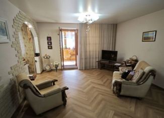 Продается 2-комнатная квартира, 57 м2, Красноярск, Новосибирская улица, 44