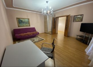 Сдам в аренду 2-ком. квартиру, 70 м2, Уфа, улица Менделеева, 142