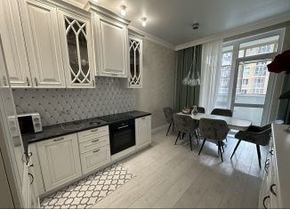 Сдается 3-ком. квартира, 130 м2, Казань, Чистопольская улица, 86/10, ЖК Столичный