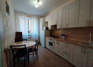 Продажа 1-ком. квартиры, 38 м2, Ульяновск, улица Мичурина, 11