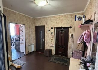 Продаю двухкомнатную квартиру, 75 м2, посёлок городского типа Яблоновский, Космическая улица, 88к2