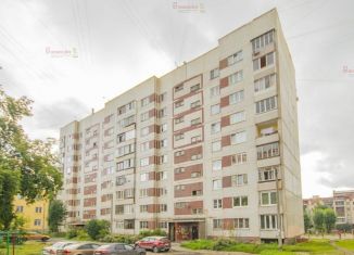 Продам 2-ком. квартиру, 53 м2, Екатеринбург, метро Уральская, Соликамская улица, 5