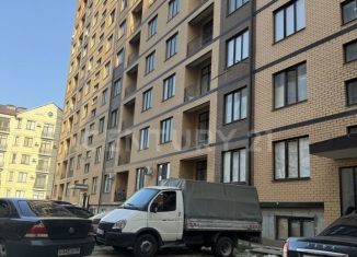 Продам трехкомнатную квартиру, 113 м2, Дагестан, улица Лизы Чайкиной, 65