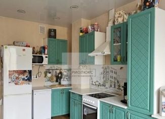 Продается 2-ком. квартира, 72 м2, Екатеринбург, улица Фрезеровщиков, 5