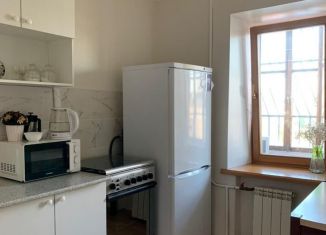 Сдам 1-комнатную квартиру, 40 м2, Екатеринбург, улица Азина, 20к4