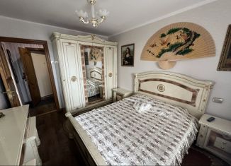 Сдается 2-ком. квартира, 54 м2, Воронеж, улица Остужева, 3