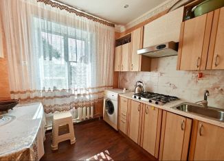 Продам 2-ком. квартиру, 43 м2, Ейск, улица Розы Люксембург, 17