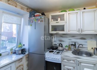 Продается 3-комнатная квартира, 50 м2, Тюмень, улица Семакова, 25/28, Калининский округ