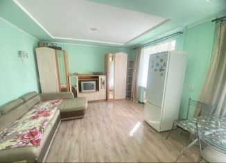 Продается 2-ком. квартира, 39 м2, Магнитогорск, улица Грязнова, 2