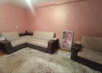 Трехкомнатная квартира в аренду, 60 м2, Тобольск, Октябрьская улица, 62