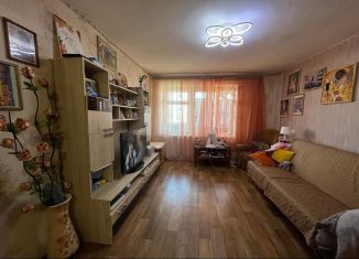 Продаю 3-ком. квартиру, 61.2 м2, Балашов, улица Калинина, 52