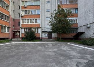 Продам 1-комнатную квартиру, 41 м2, Курск, Орловская улица, 1