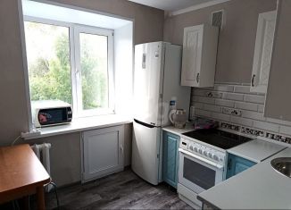 Сдам 2-ком. квартиру, 41.6 м2, Тобольск, 4-й микрорайон, 25