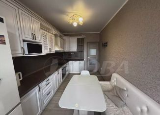 Сдача в аренду 1-ком. квартиры, 40 м2, Тобольск, 4-й микрорайон, 43/1