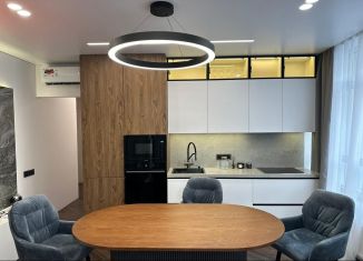 Продаю двухкомнатную квартиру, 62.5 м2, Астрахань, улица Бехтерева, 2А, ЖК Атмосфера