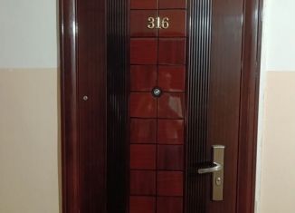 Продаю 2-ком. квартиру, 36.4 м2, Кропоткин, 1-й микрорайон, 44