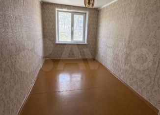 Продаю трехкомнатную квартиру, 61 м2, Старый Оскол, микрорайон Парковый, 10