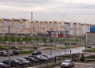 Продаю 2-ком. квартиру, 60 м2, Саратов, улица имени Б.Н. Ерёмина, 20