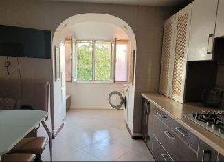 Сдаю в аренду двухкомнатную квартиру, 45 м2, поселок городского типа Заозерное, улица Аллея Дружбы, 77